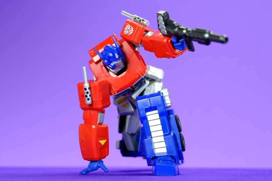 Amazing Yamaguchi Revoltech Optimus Prime  (16 of 16)